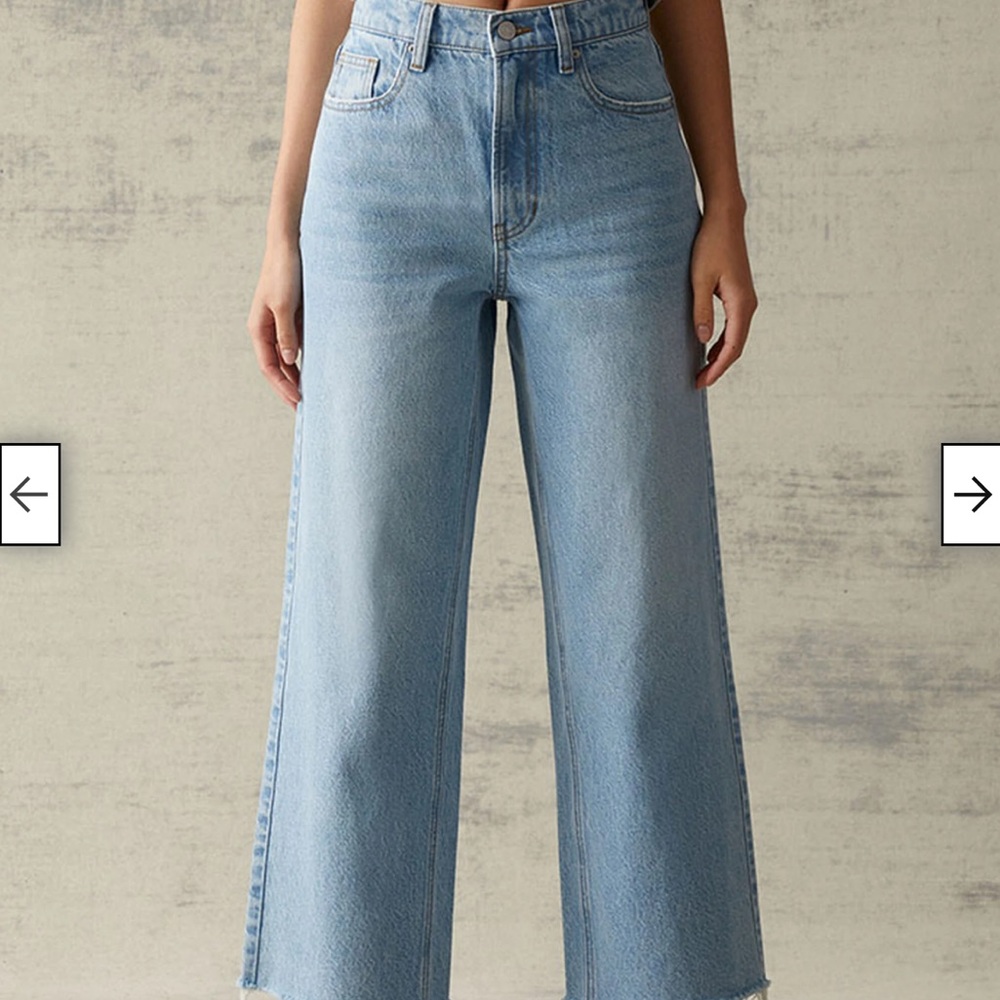light blue woman’s jeans pacsun